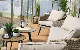 Lake View Apartment - widok na jezioro z tarasu, garaż podziemny, winda, TV z Netflix